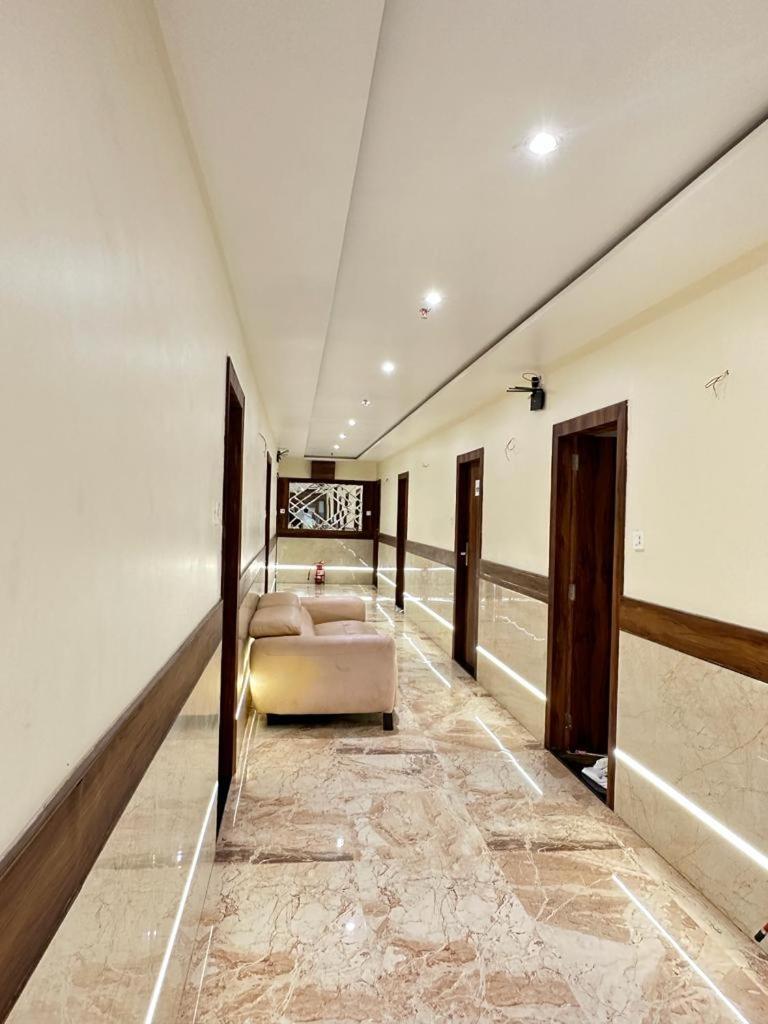 Bkc Prime - Near Us Consulate होटल 3*